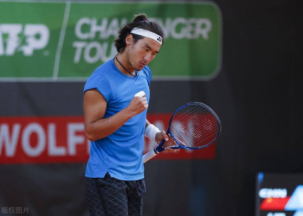 包含沃尔夫斯堡逆转胜利，豪取连胜的词条