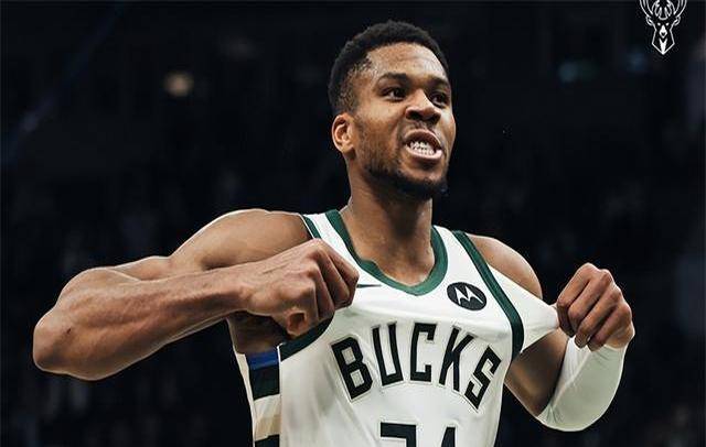  字母哥迎来十赛季高光表现，雄鹿球迷沸腾！