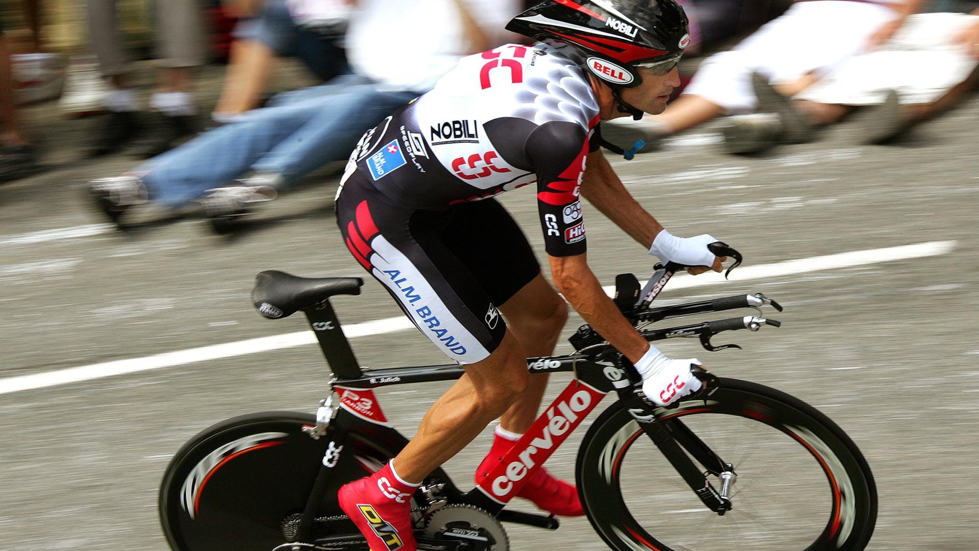 网球赛场焦点！葡萄牙队对阵克罗地亚队，激战正酣，豪门对决再度上演